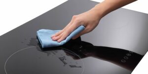 Vệ sinh bếp từ Bosch đúng cách sau khi sử dụng